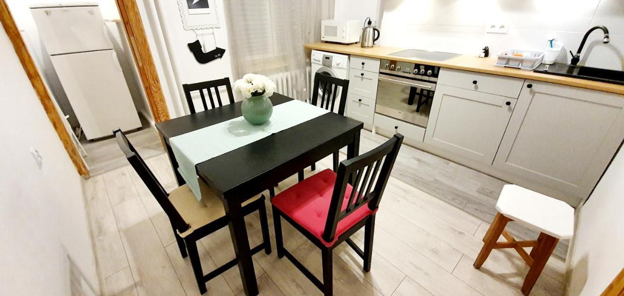 Separated Kitchen, Fast Internet Aleja 3 Maja 2M80 Varsovia Exterior foto