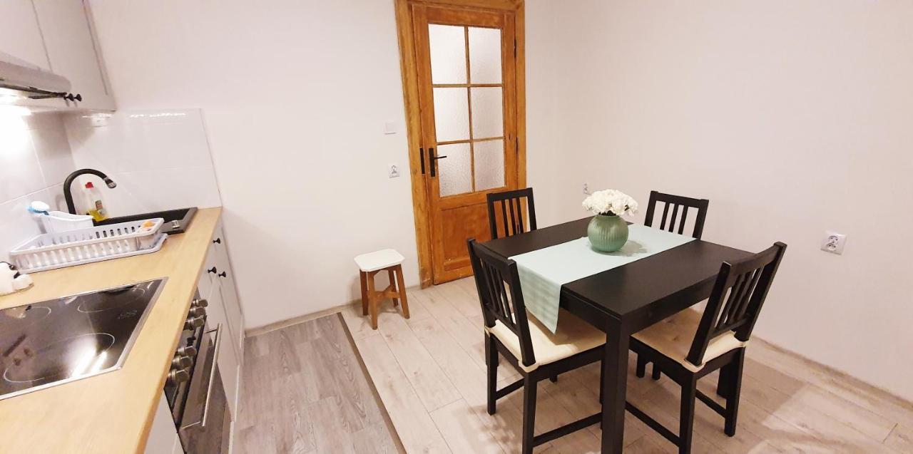 Separated Kitchen, Fast Internet Aleja 3 Maja 2M80 Varsovia Exterior foto